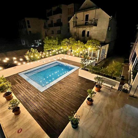 Live Inn Уреки Екстериор снимка