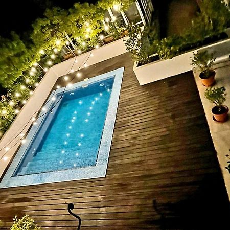 Live Inn Уреки Екстериор снимка