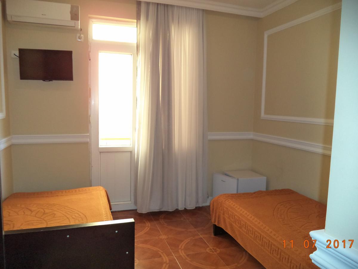 Live Inn Уреки Екстериор снимка