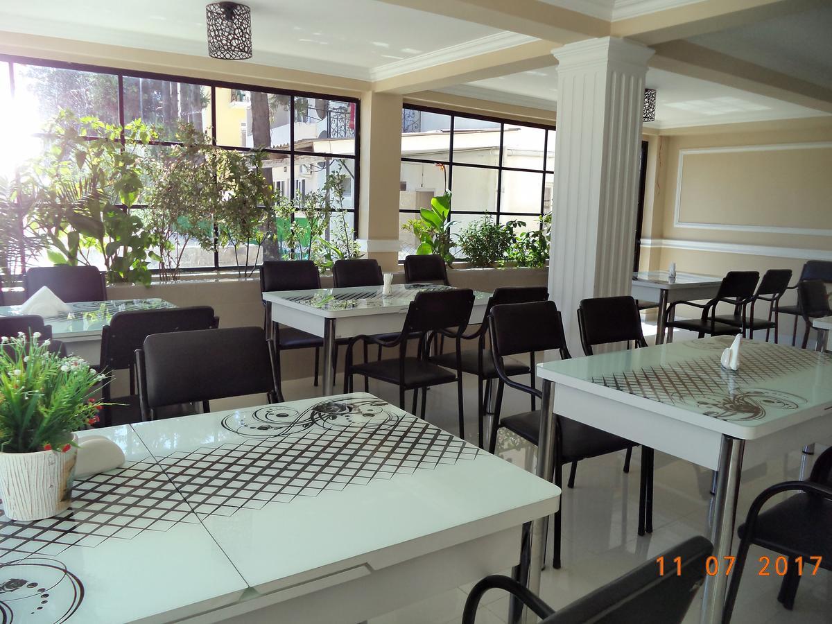 Live Inn Уреки Екстериор снимка