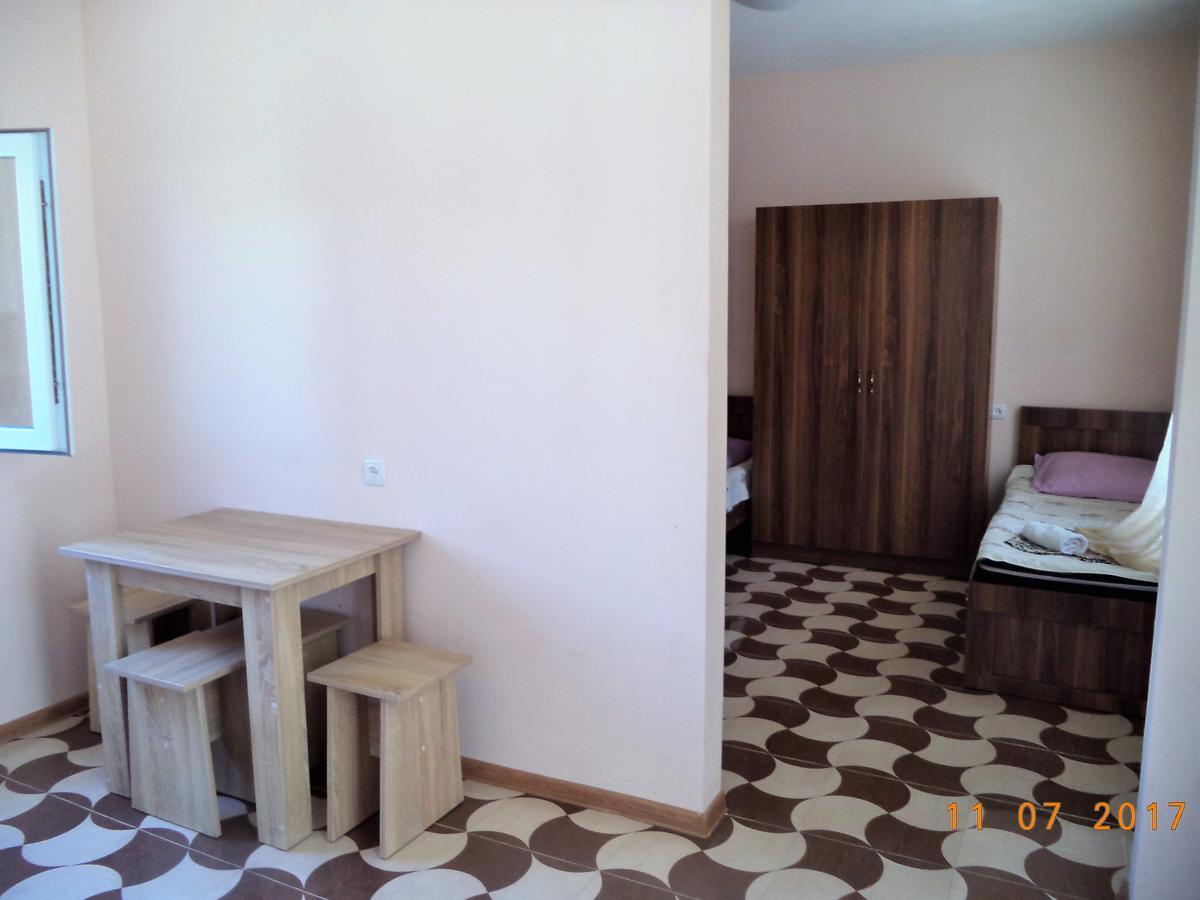 Live Inn Уреки Екстериор снимка