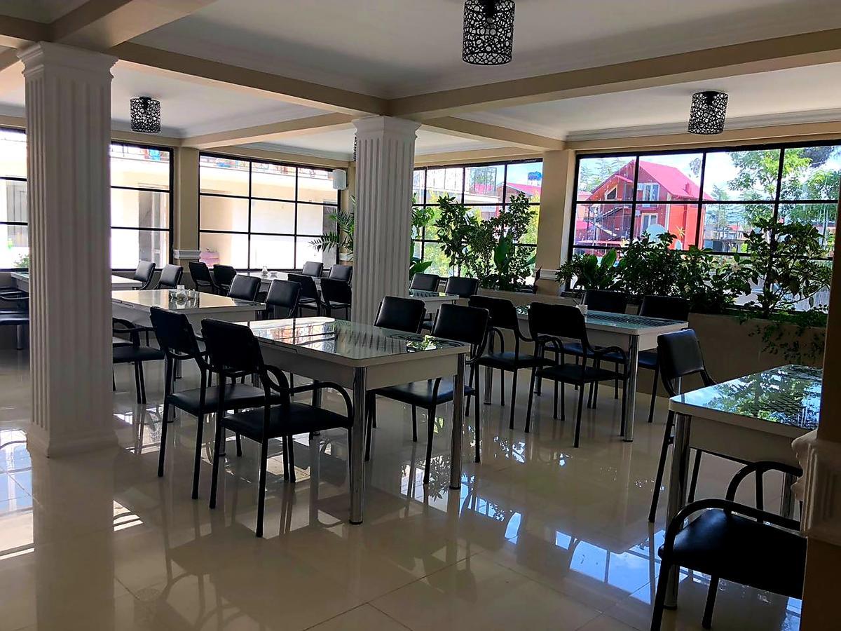Live Inn Уреки Екстериор снимка