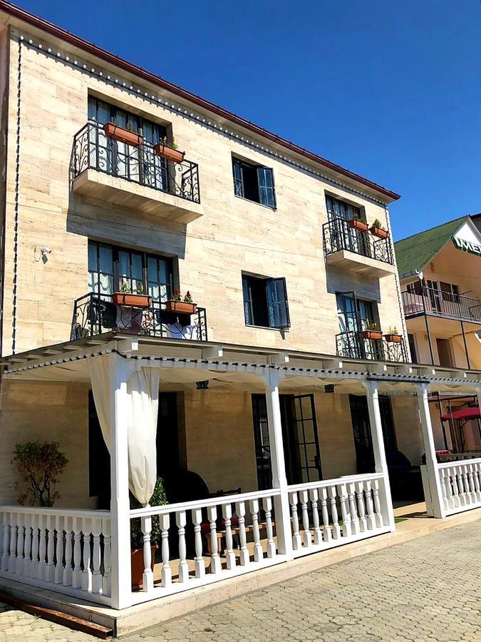Live Inn Уреки Екстериор снимка