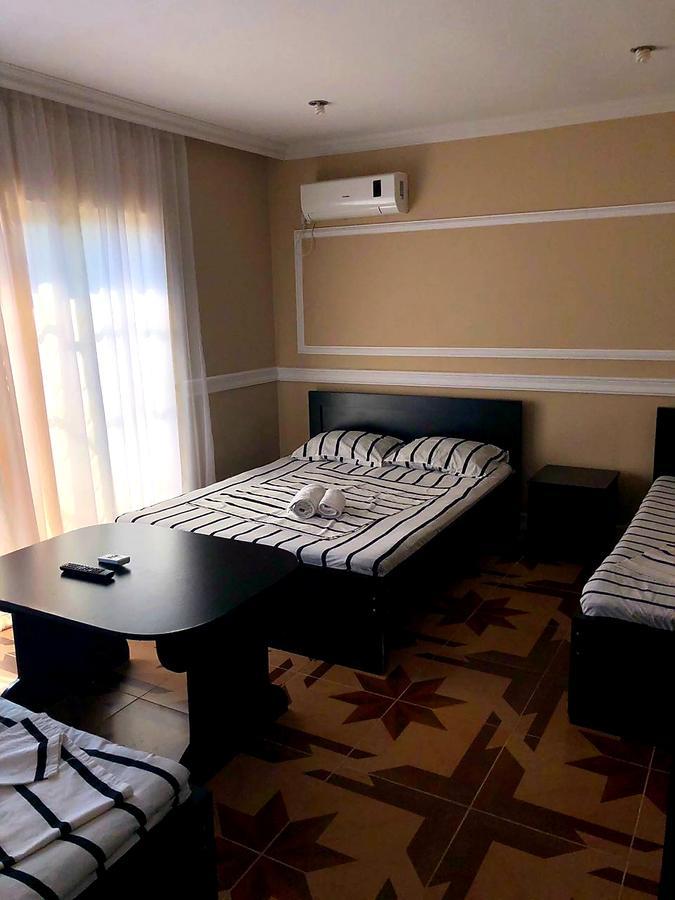 Live Inn Уреки Екстериор снимка
