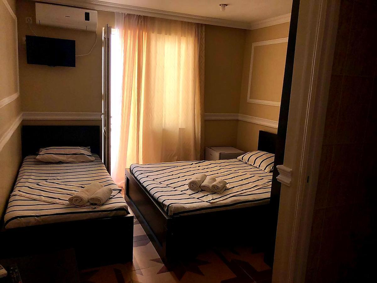 Live Inn Уреки Екстериор снимка